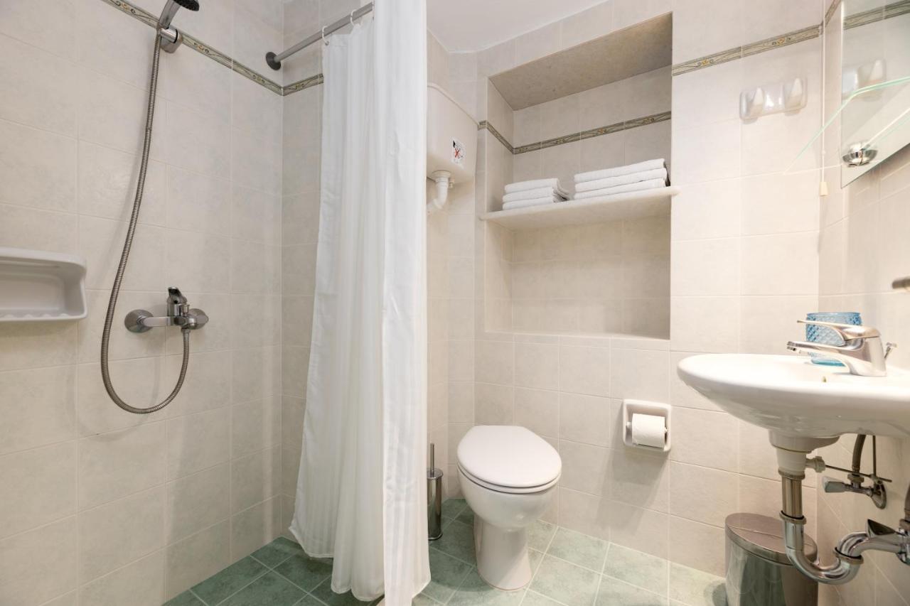 Hotel Dina Páros Pokoj fotografie